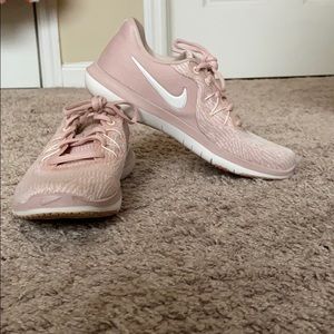 NIKE flex supreme tr 6